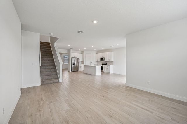 6320 NW Cloverdale Avenue, Port St Lucie, FL 34987