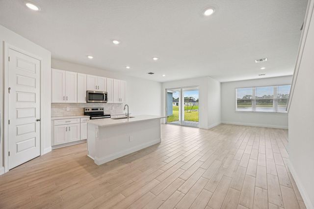 6320 NW Cloverdale Avenue, Port St Lucie, FL 34987