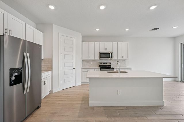 6320 NW Cloverdale Avenue, Port St Lucie, FL 34987