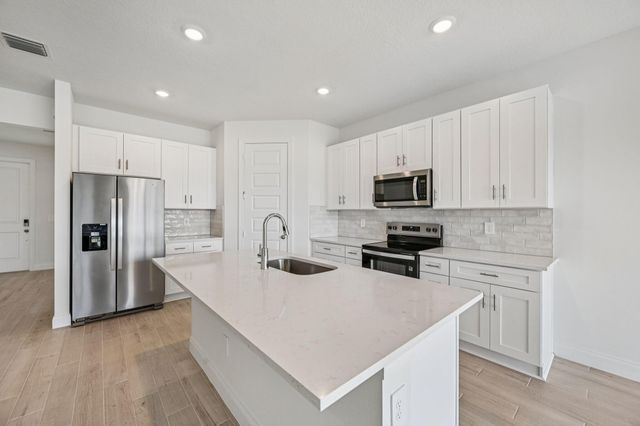 6320 NW Cloverdale Avenue, Port St Lucie, FL 34987