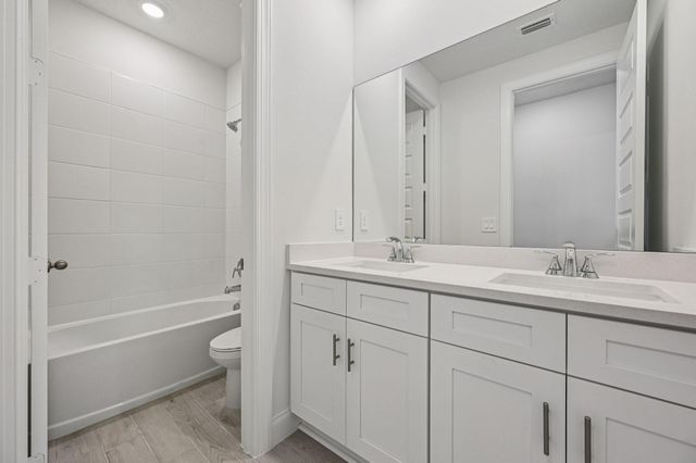 6320 NW Cloverdale Avenue, Port St Lucie, FL 34987