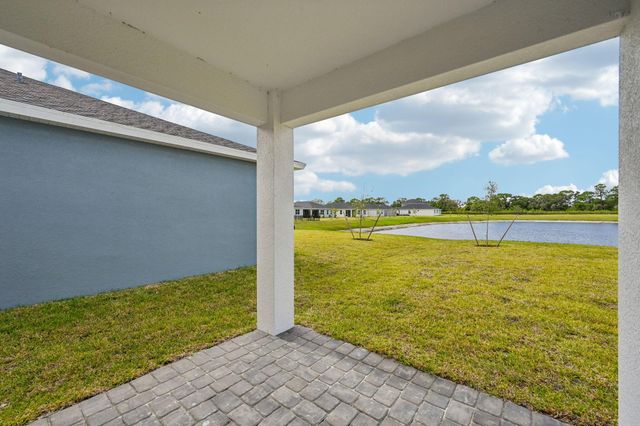 6320 NW Cloverdale Avenue, Port St Lucie, FL 34987
