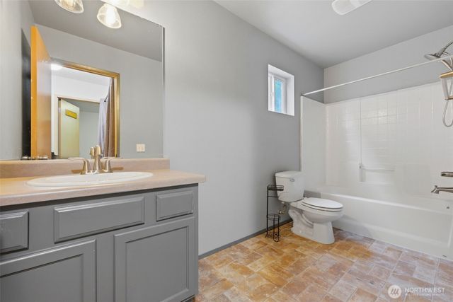 21284 Brevik Place NW, Poulsbo, WA 98370