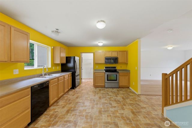 21284 Brevik Place NW, Poulsbo, WA 98370
