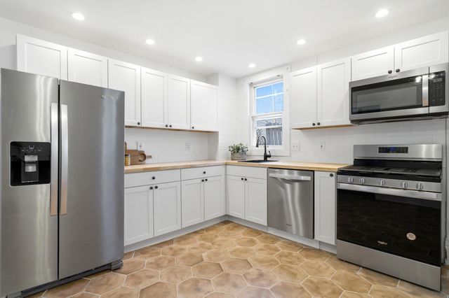 210 E Blake Avenue, Columbus, OH 43202