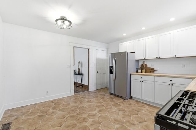 210 E Blake Avenue, Columbus, OH 43202