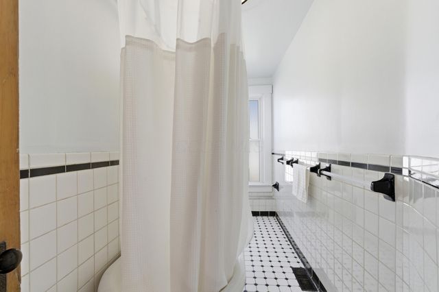 210 E Blake Avenue, Columbus, OH 43202