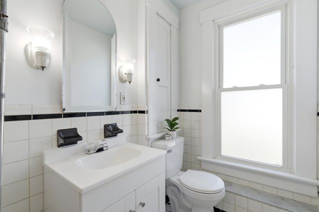 210 E Blake Avenue, Columbus, OH 43202