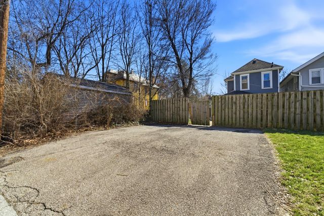 210 E Blake Avenue, Columbus, OH 43202