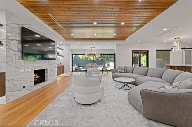 23103 Leonora, Woodland Hills (los Angeles), CA 91367