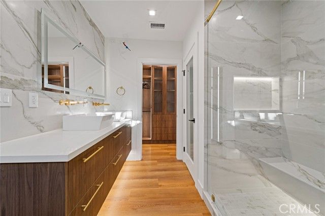 23103 Leonora, Woodland Hills (los Angeles), CA 91367