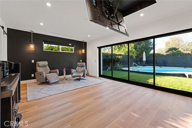 23103 Leonora, Woodland Hills (los Angeles), CA 91367