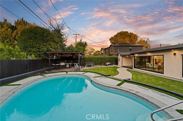 23103 Leonora, Woodland Hills (los Angeles), CA 91367