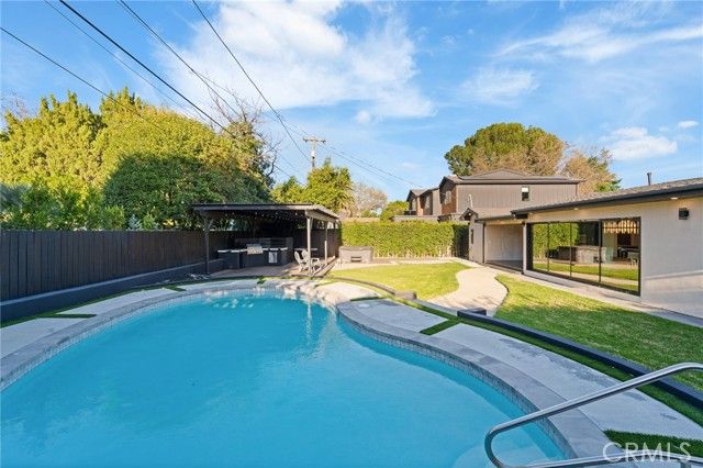 23103 Leonora, Woodland Hills (los Angeles), CA 91367