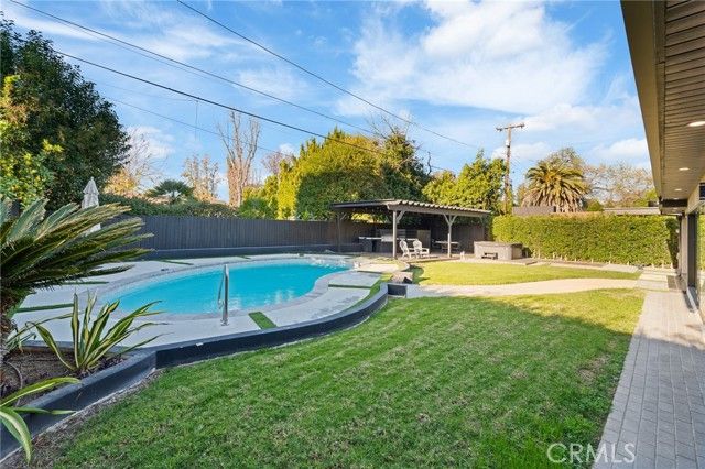 23103 Leonora, Woodland Hills (los Angeles), CA 91367