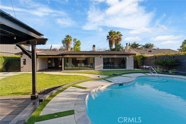 23103 Leonora, Woodland Hills (los Angeles), CA 91367