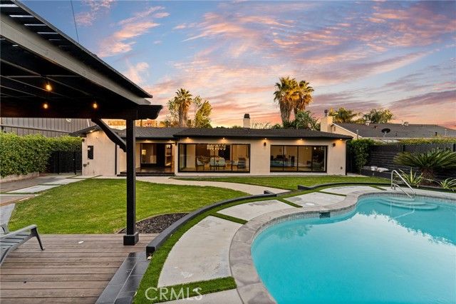 23103 Leonora, Woodland Hills (los Angeles), CA 91367