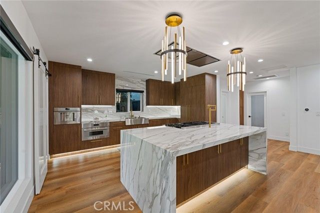 23103 Leonora, Woodland Hills (los Angeles), CA 91367