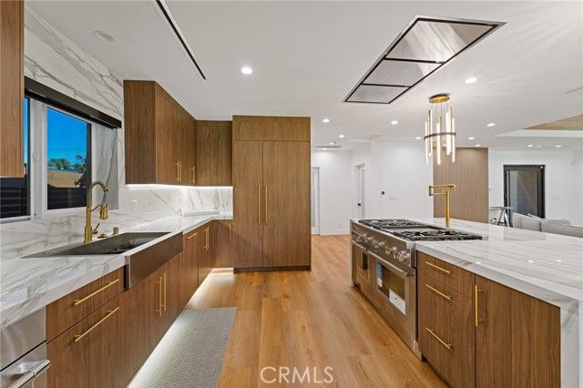 23103 Leonora, Woodland Hills (los Angeles), CA 91367