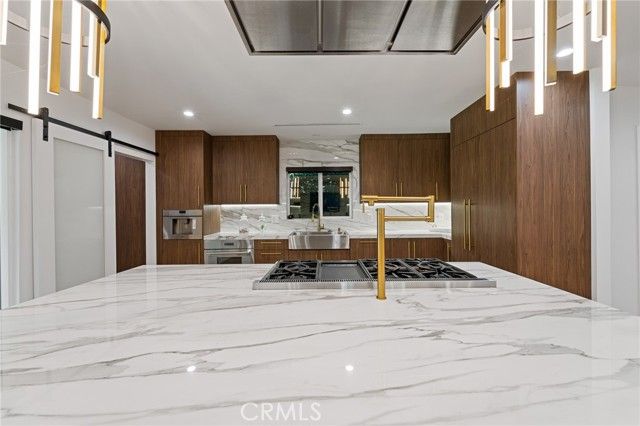 23103 Leonora, Woodland Hills (los Angeles), CA 91367