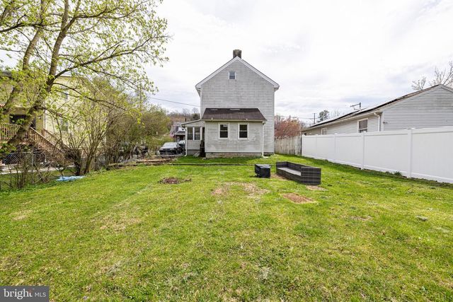1533 E EMMAUS AVE, Allentown, PA 18103
