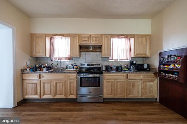 1533 E EMMAUS AVE, Allentown, PA 18103