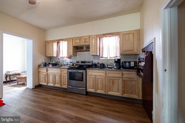 1533 E EMMAUS AVE, Allentown, PA 18103