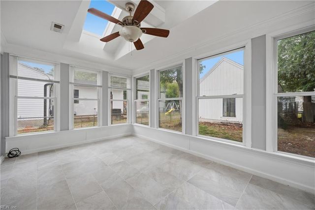 218 Collins DR, Newport News, VA 23601