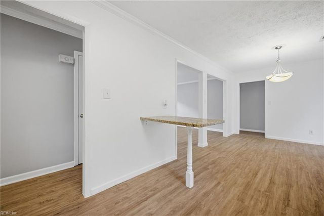 218 Collins DR, Newport News, VA 23601