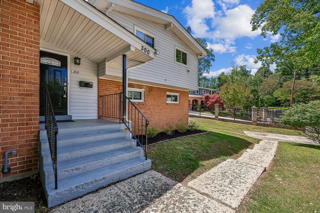 300 GILSAN CT, Silver Spring, MD 20902
