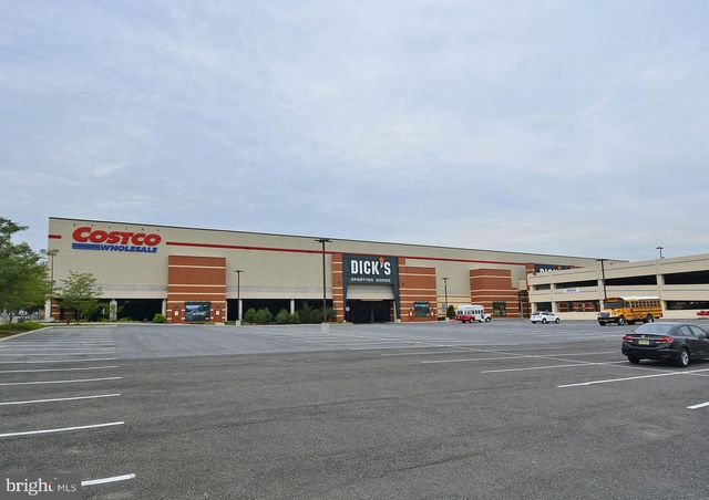 300 GILSAN CT, Silver Spring, MD 20902