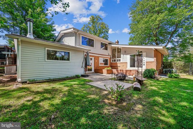 300 GILSAN CT, Silver Spring, MD 20902