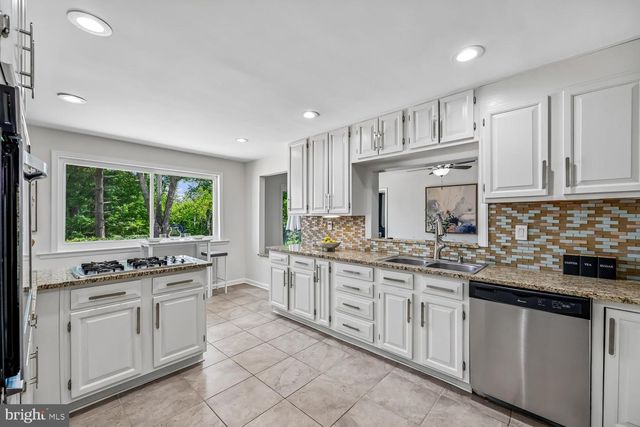 300 GILSAN CT, Silver Spring, MD 20902