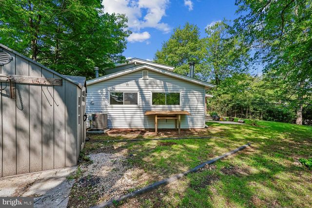 300 GILSAN CT, Silver Spring, MD 20902