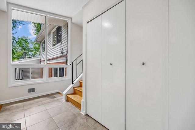 300 GILSAN CT, Silver Spring, MD 20902