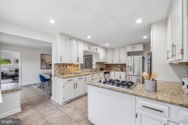 300 GILSAN CT, Silver Spring, MD 20902