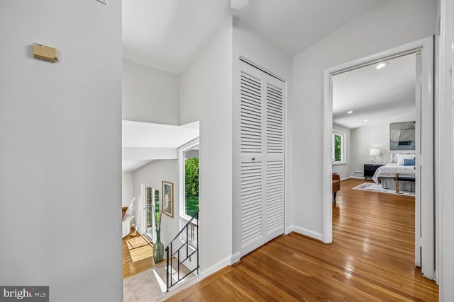 300 GILSAN CT, Silver Spring, MD 20902