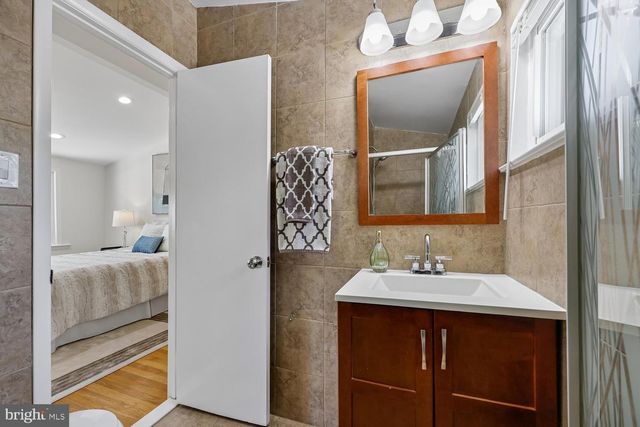 300 GILSAN CT, Silver Spring, MD 20902