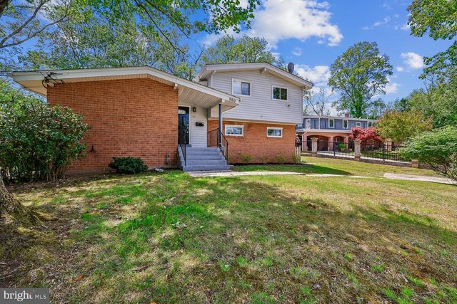 300 GILSAN CT, Silver Spring, MD 20902