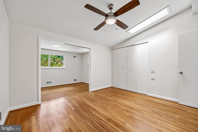 300 GILSAN CT, Silver Spring, MD 20902