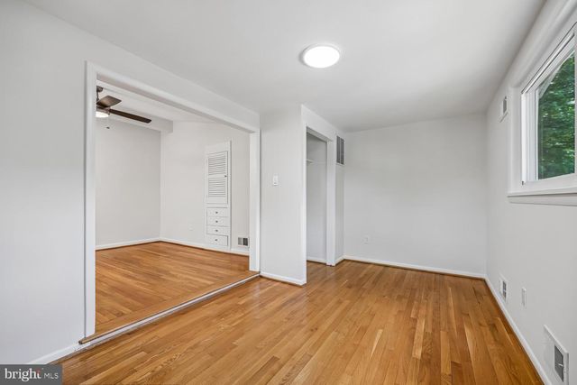 300 GILSAN CT, Silver Spring, MD 20902