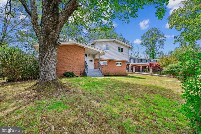 300 GILSAN CT, Silver Spring, MD 20902