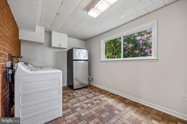 300 GILSAN CT, Silver Spring, MD 20902