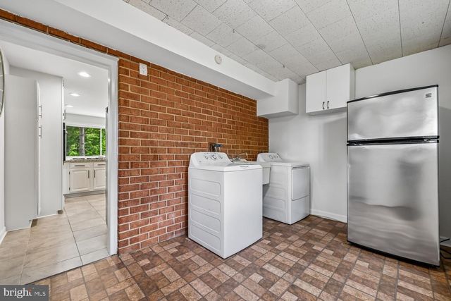 300 GILSAN CT, Silver Spring, MD 20902