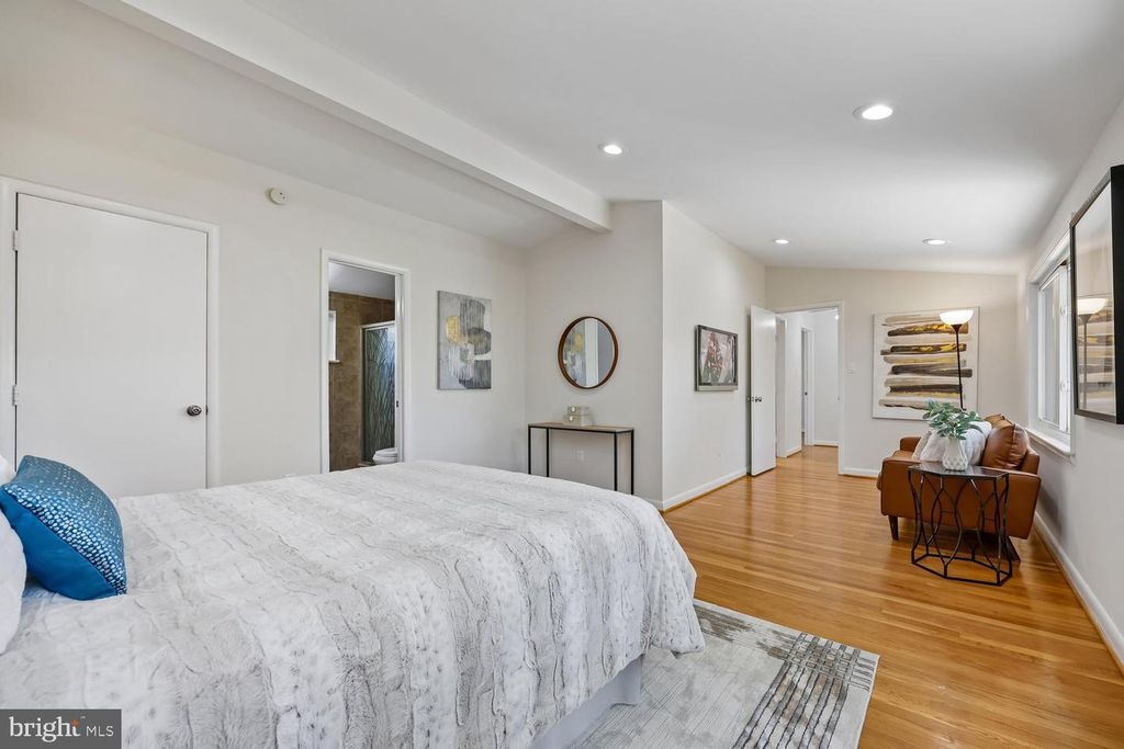 Image 63 of property listing at 300 GILSAN CT, Silver Spring, MD 20902