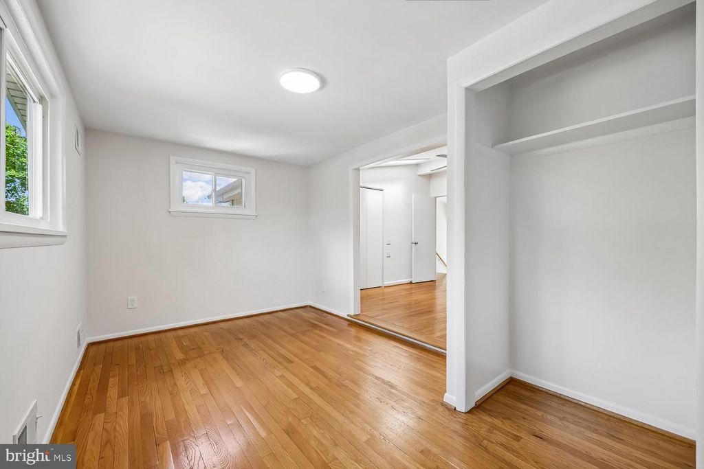 Image 75 of property listing at 300 GILSAN CT, Silver Spring, MD 20902