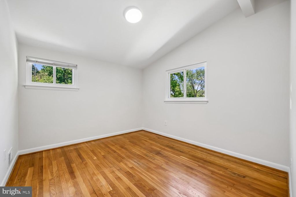Image 77 of property listing at 300 GILSAN CT, Silver Spring, MD 20902