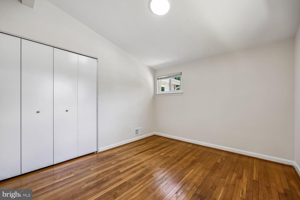 Image 80 of property listing at 300 GILSAN CT, Silver Spring, MD 20902