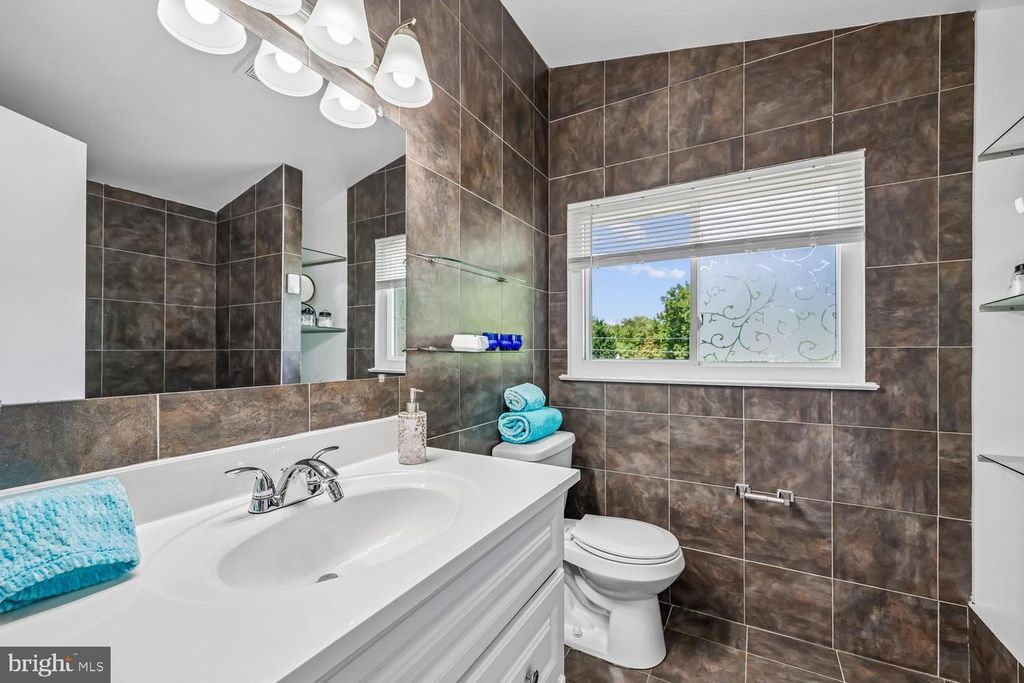 Image 81 of property listing at 300 GILSAN CT, Silver Spring, MD 20902