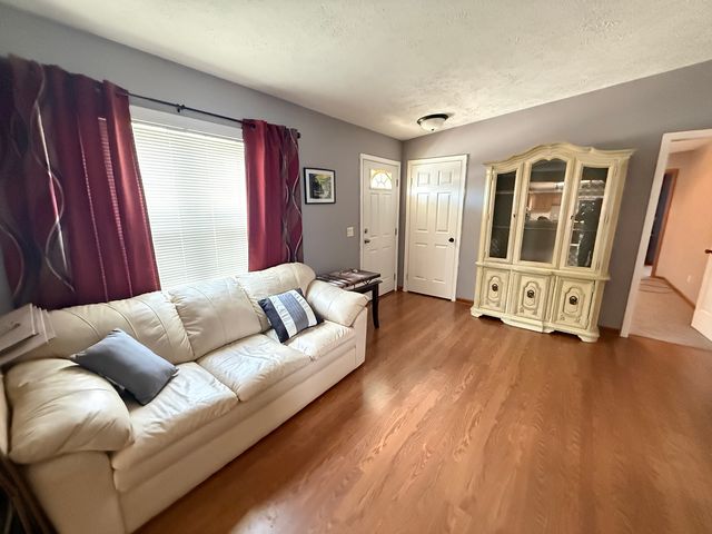 5127 Lucille Drive, Monee, IL 60449